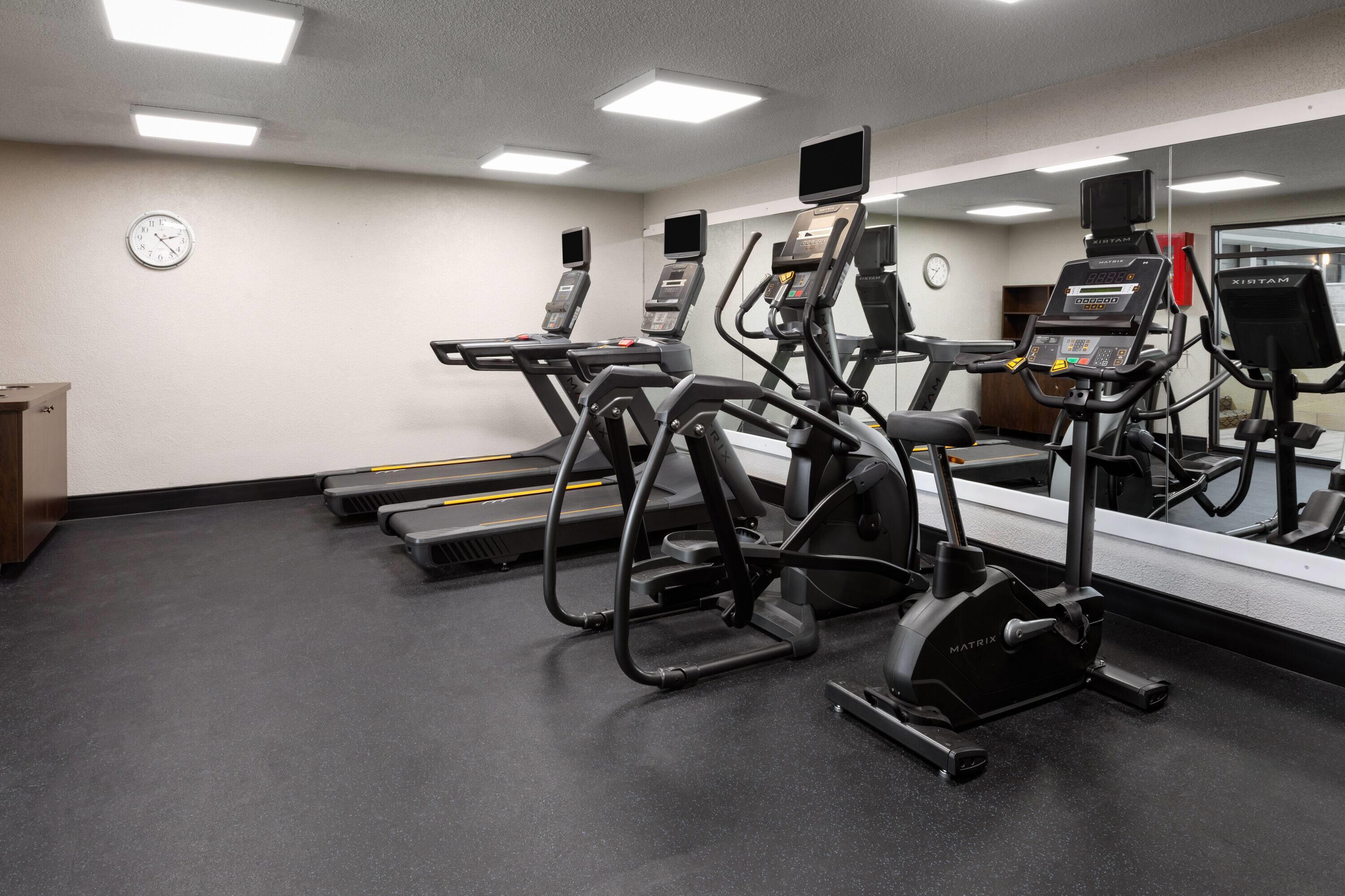 Health club fitness center gym | Wyndham Garden Detroit Metro Airport