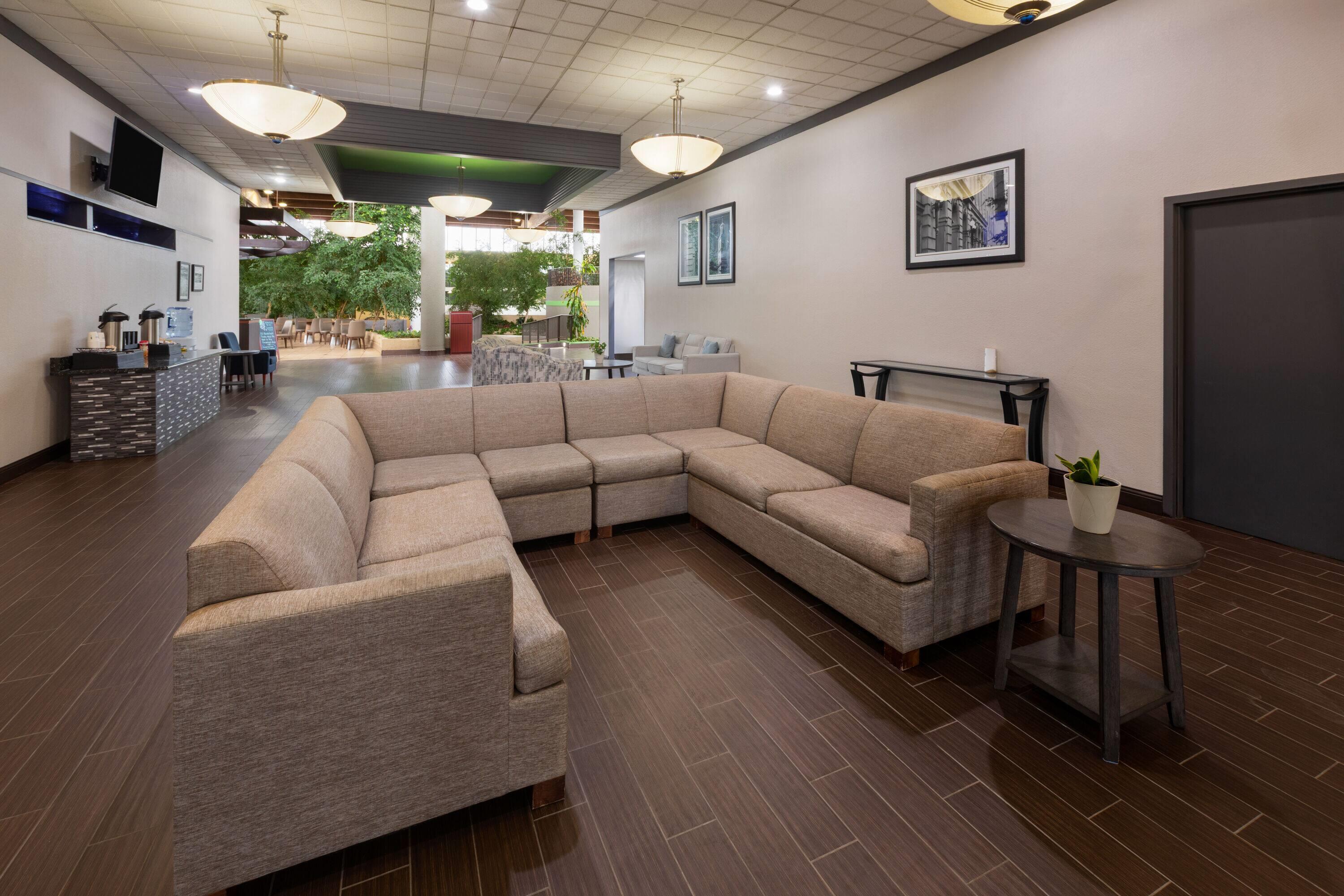 Lobby | Wyndham Garden Detroit Metro Airport