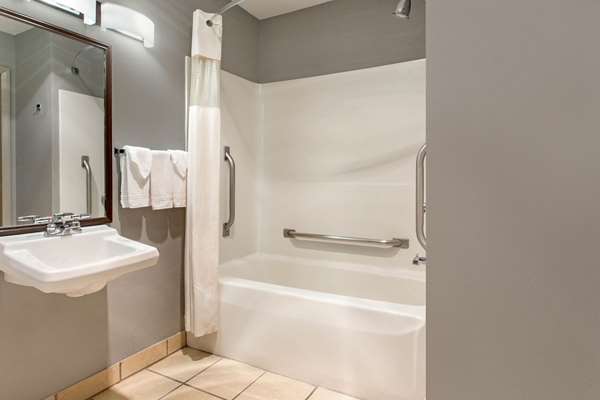 - Baymont Inn & Suites Lancaster