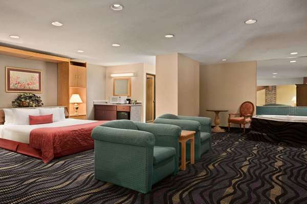 Suite - Baymont Inn & Suites Logan