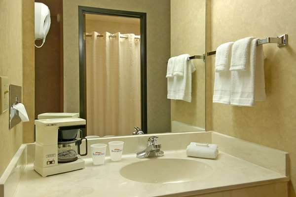  - Baymont Inn & Suites Tuscola - I-57, Exit 212