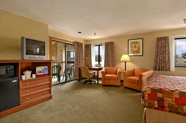 Suite - Baymont Inn & Suites Tuscola - I-57, Exit 212