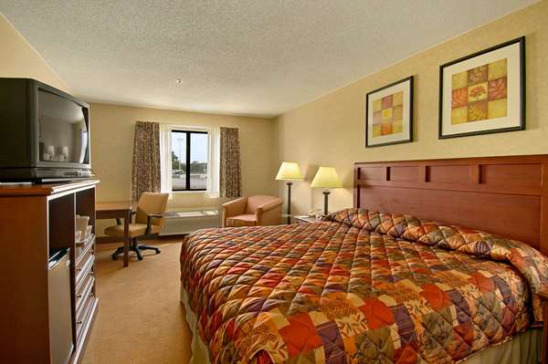  - Baymont Inn & Suites Tuscola - I-57, Exit 212