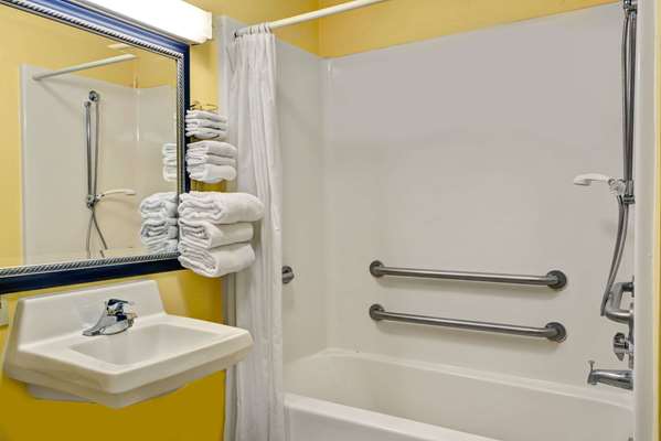  - Baymont Inn & Suites Jeffersonville