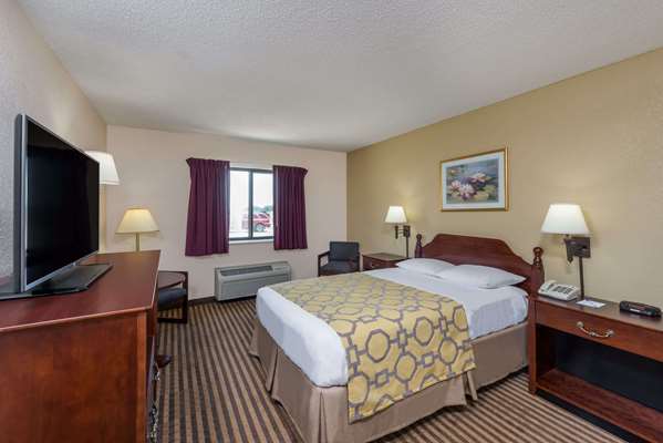  - Baymont Inn & Suites Metropolis