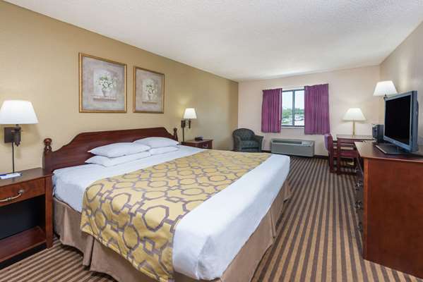  - Baymont Inn & Suites Metropolis