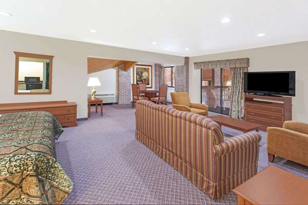 Suite - Baymont Inn & Suites Smyrna
