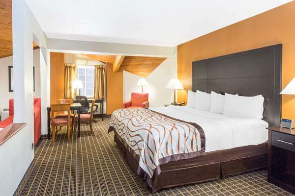  - Baymont Inn & Suites Muskegon