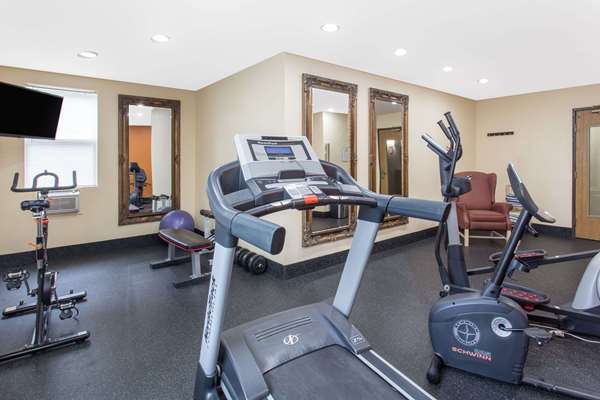 Fitness/ Exercise Room - Baymont Inn & Suites Muskegon