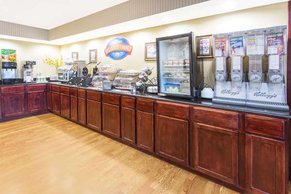  - Baymont Inn & Suites Muskegon