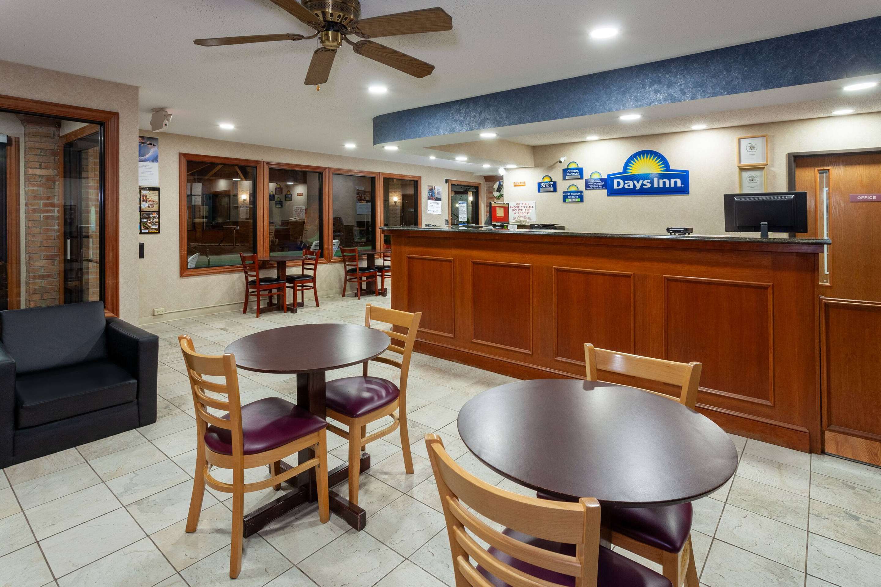 Lobby | Days Inn by Wyndham Wooster