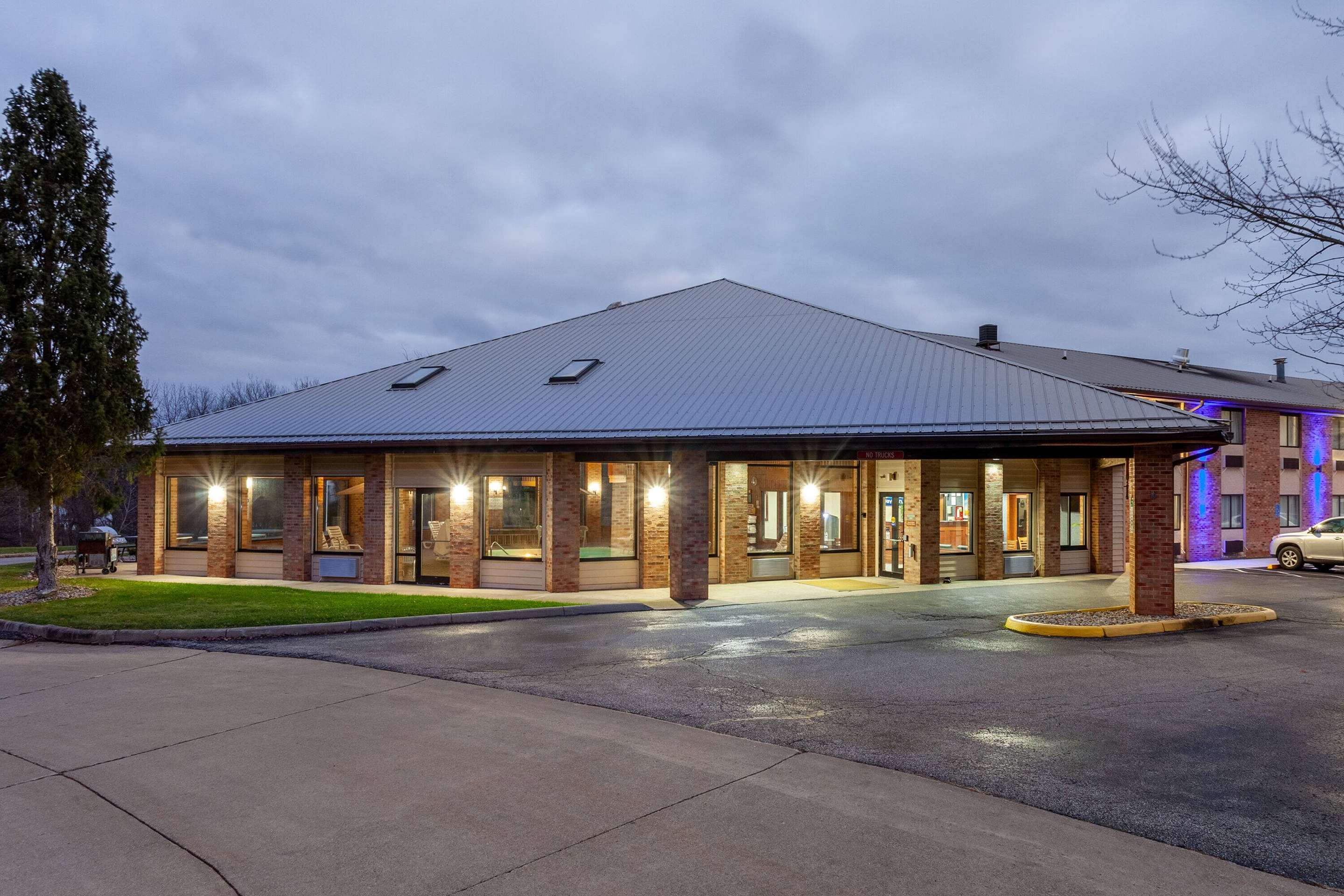 Exterior | Days Inn by Wyndham Wooster