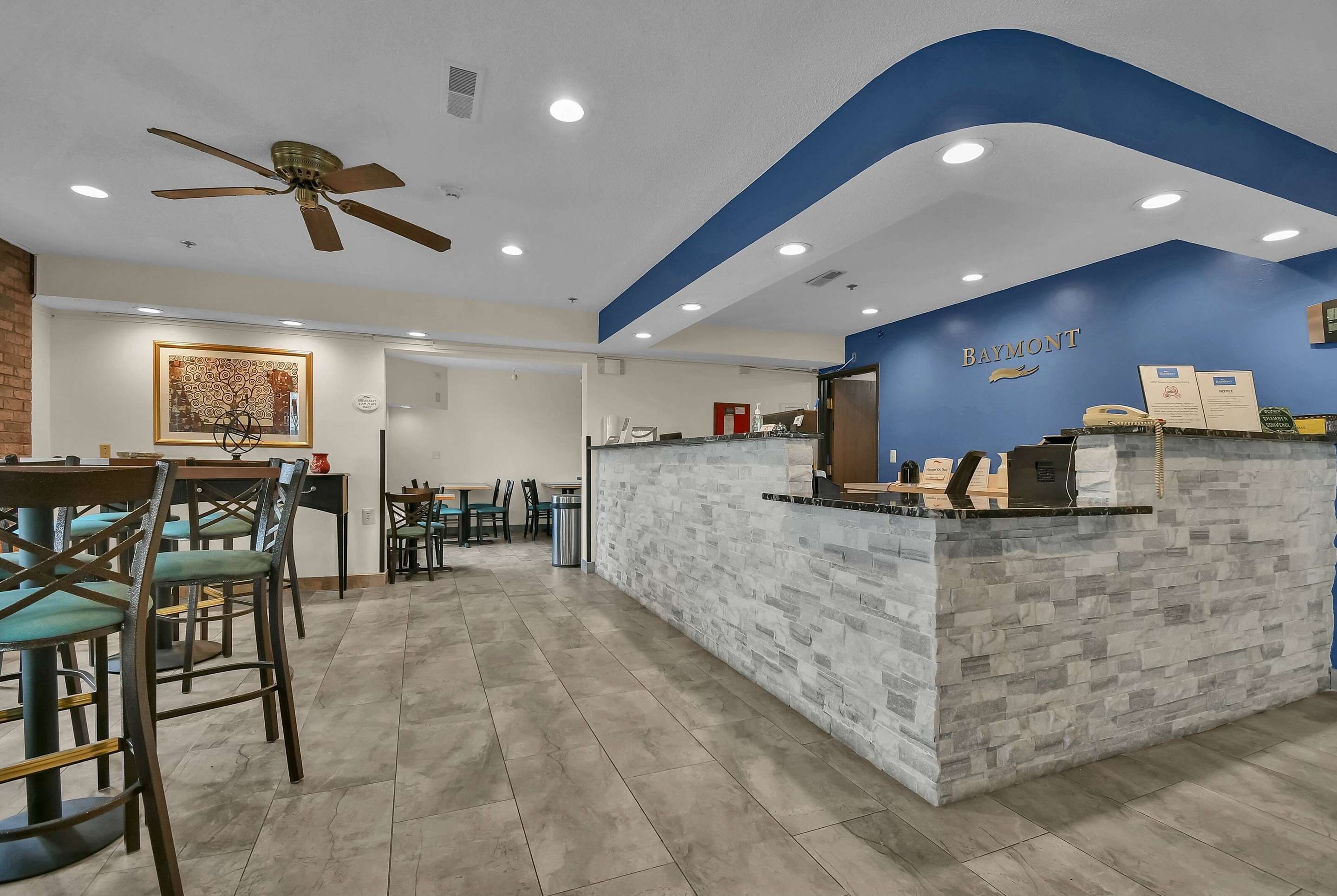 Lobby | Baymont by Wyndham Zanesville
