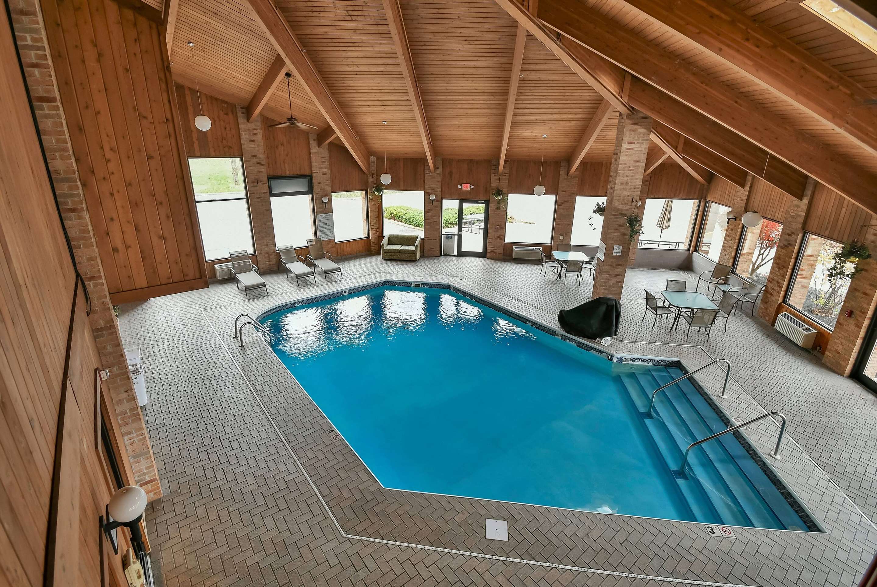 Pool | Baymont by Wyndham Zanesville