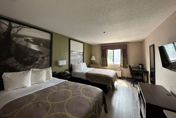  - Super 8 Hotel East Green Bay