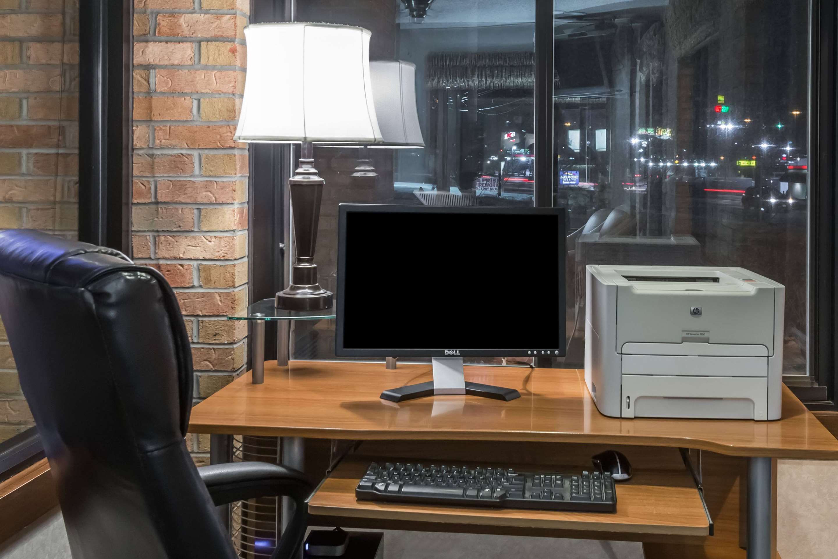 Business Center | Baymont by Wyndham Cambridge