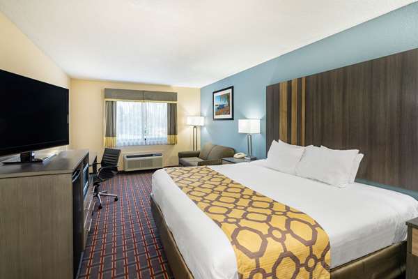  - Baymont Inn & Suites Tupelo - I-22, Exit 86
