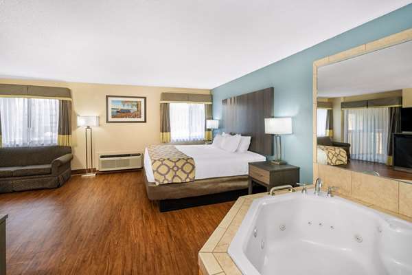 Suite - Baymont Inn & Suites Tupelo - I-22, Exit 86