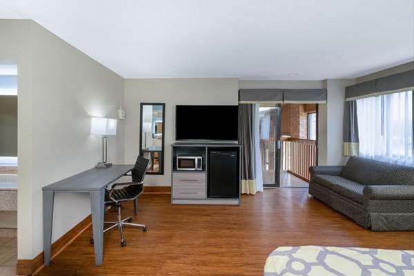Suite - Baymont Inn & Suites Tupelo - I-22, Exit 86