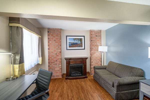 Suite - Baymont Inn & Suites Tupelo - I-22, Exit 86