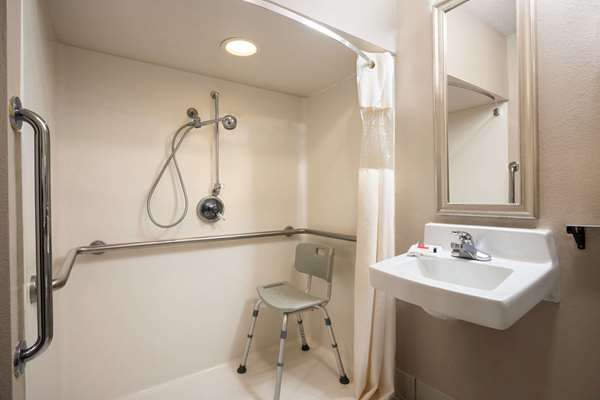  - Baymont Inn & Suites Warrenton