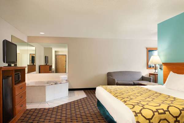 Suite - Baymont Inn & Suites Warrenton