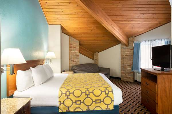 Suite - Baymont Inn & Suites Warrenton