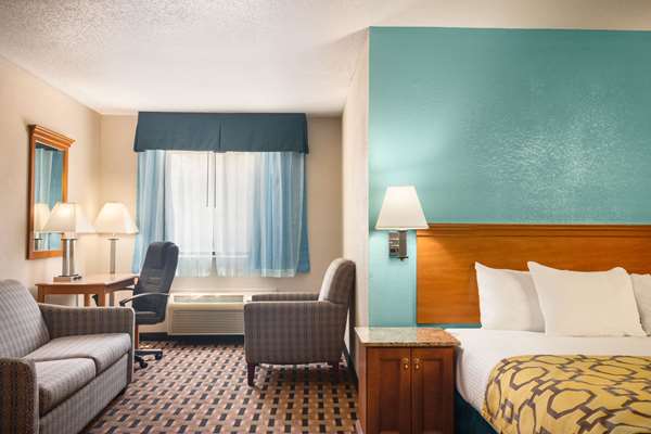 Suite - Baymont Inn & Suites Warrenton