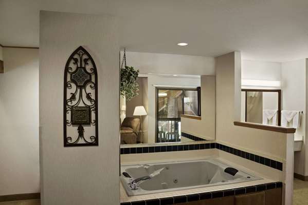 Suite - Baymont Inn & Suites Whitewater