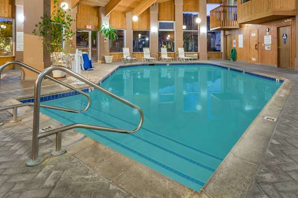 Pool - Baymont Inn & Suites Yreka - I-5, Exit 773