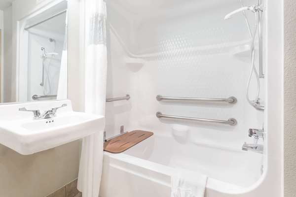  - Baymont Inn & Suites Yreka - I-5, Exit 773