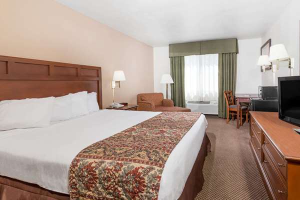  - Baymont Inn & Suites Yreka - I-5, Exit 773