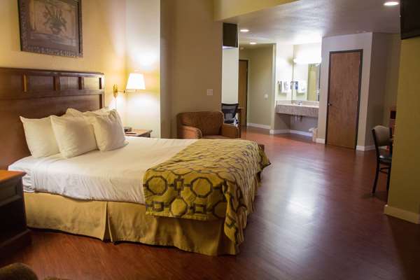 Suite - Baymont Inn & Suites Yreka - I-5, Exit 773