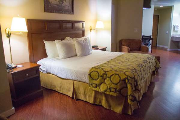Suite - Baymont Inn & Suites Yreka - I-5, Exit 773
