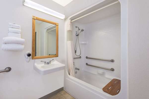  - Baymont Inn & Suites Enid