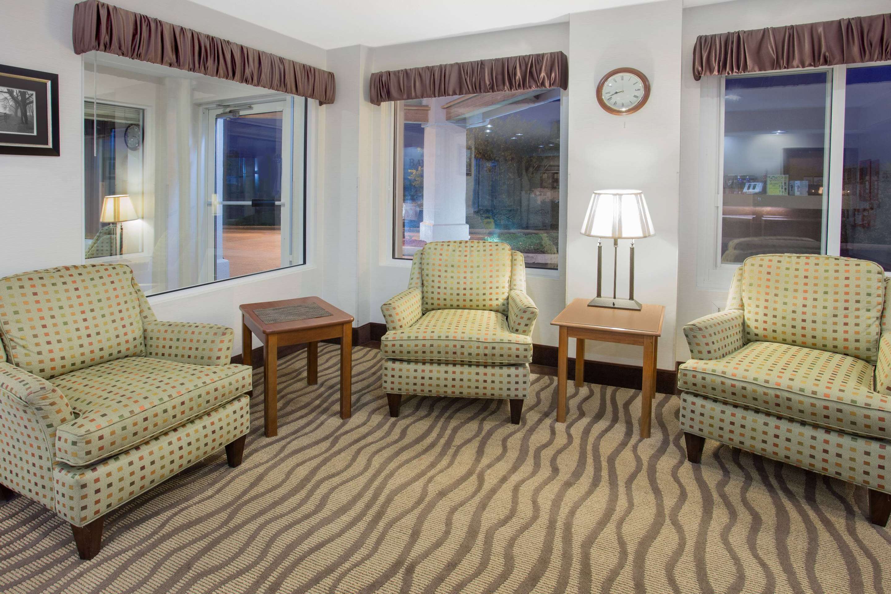 Lobby | Baymont by Wyndham Freeport