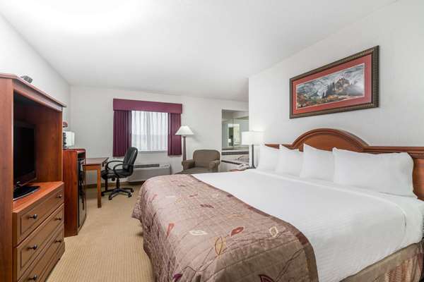 Suite - Baymont Inn & Suites Marshfield