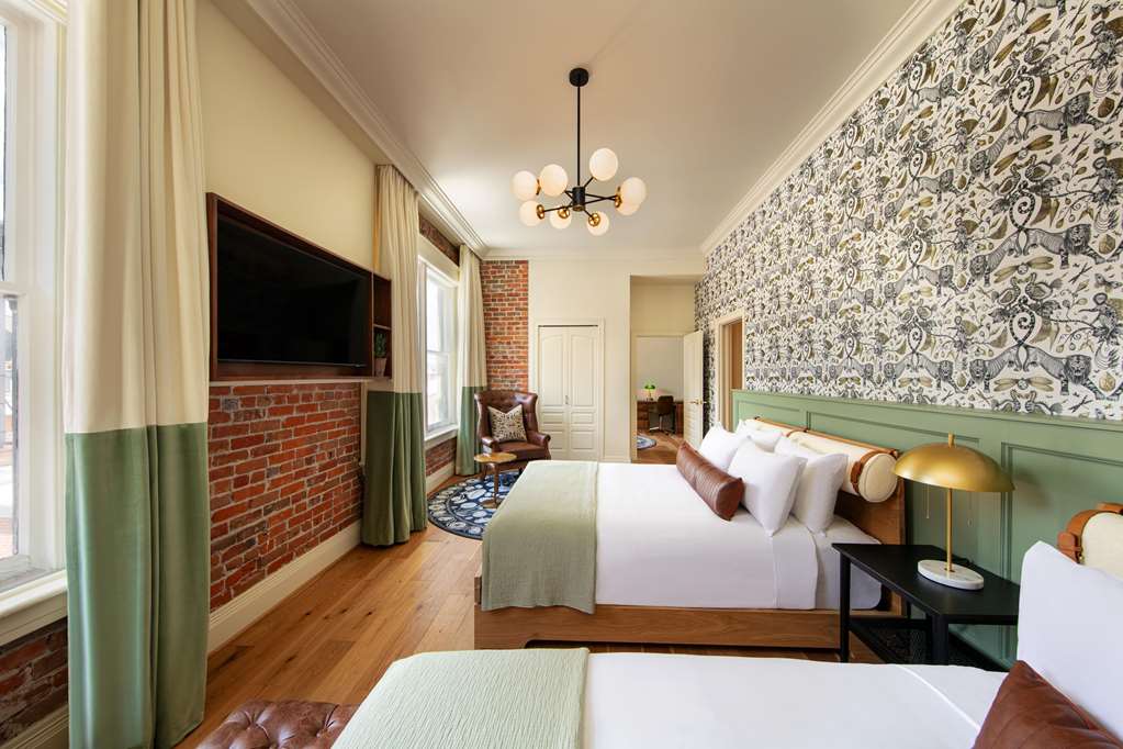 THE MINING EXCHANGE HOTEL-guestroom-Guest Room,Suite,On-Site.jpg