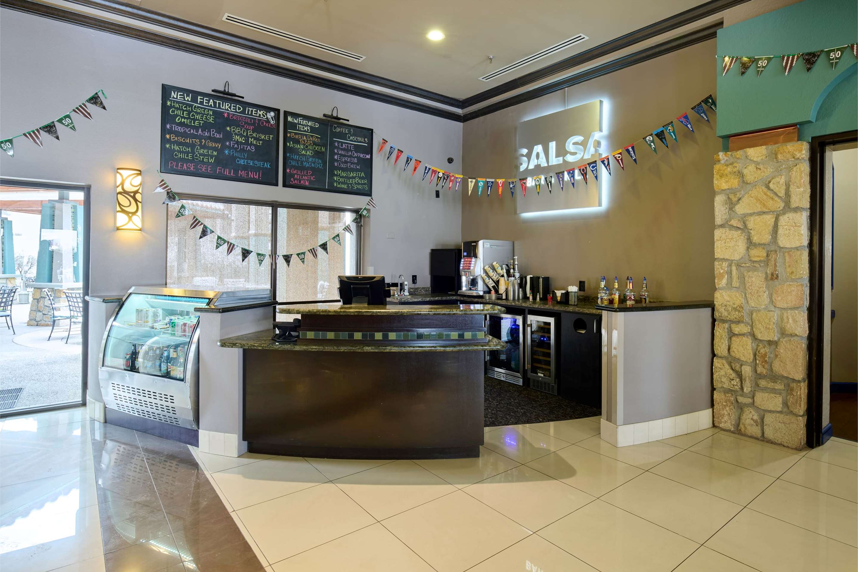 Restaurant | Wyndham El Paso Airport Hotel & Waterpark