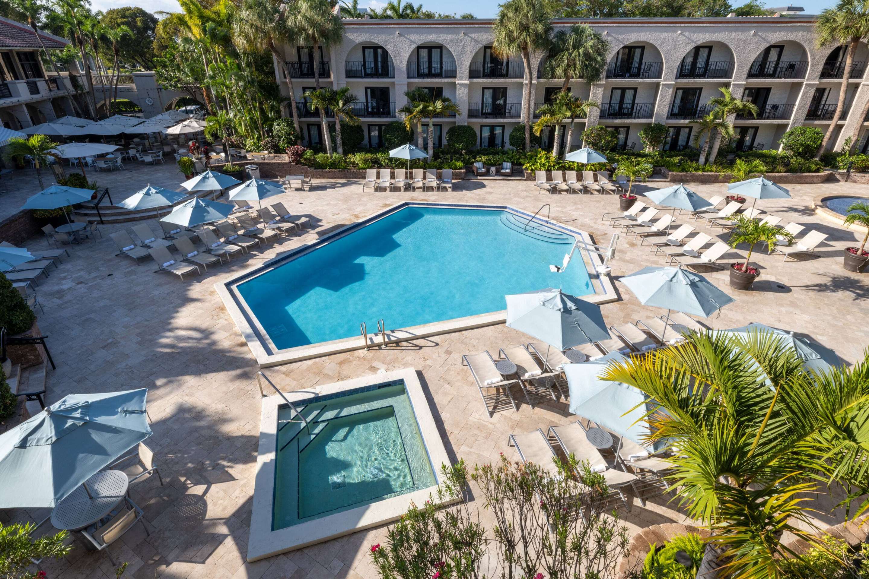 Outdoor Pool | Wyndham Boca Raton Hotel