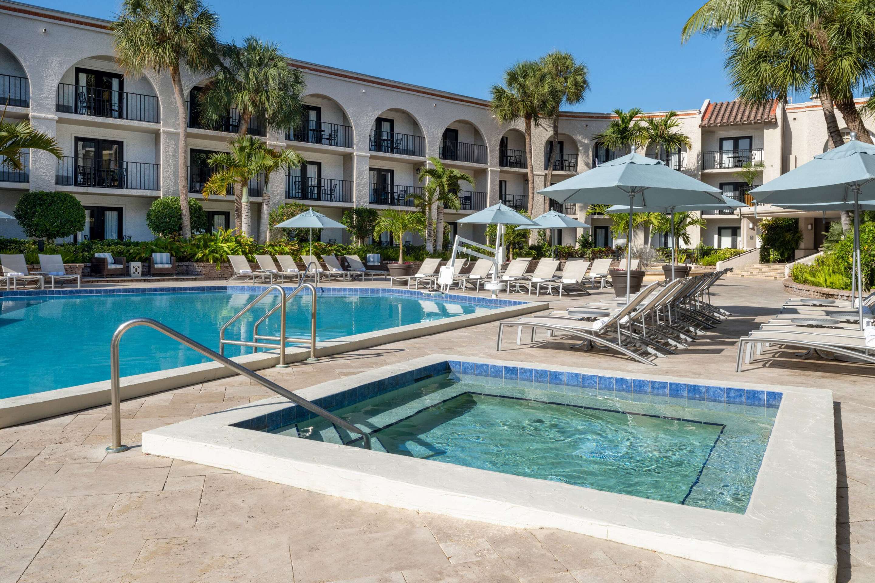 Outdoor Pool | Wyndham Boca Raton Hotel