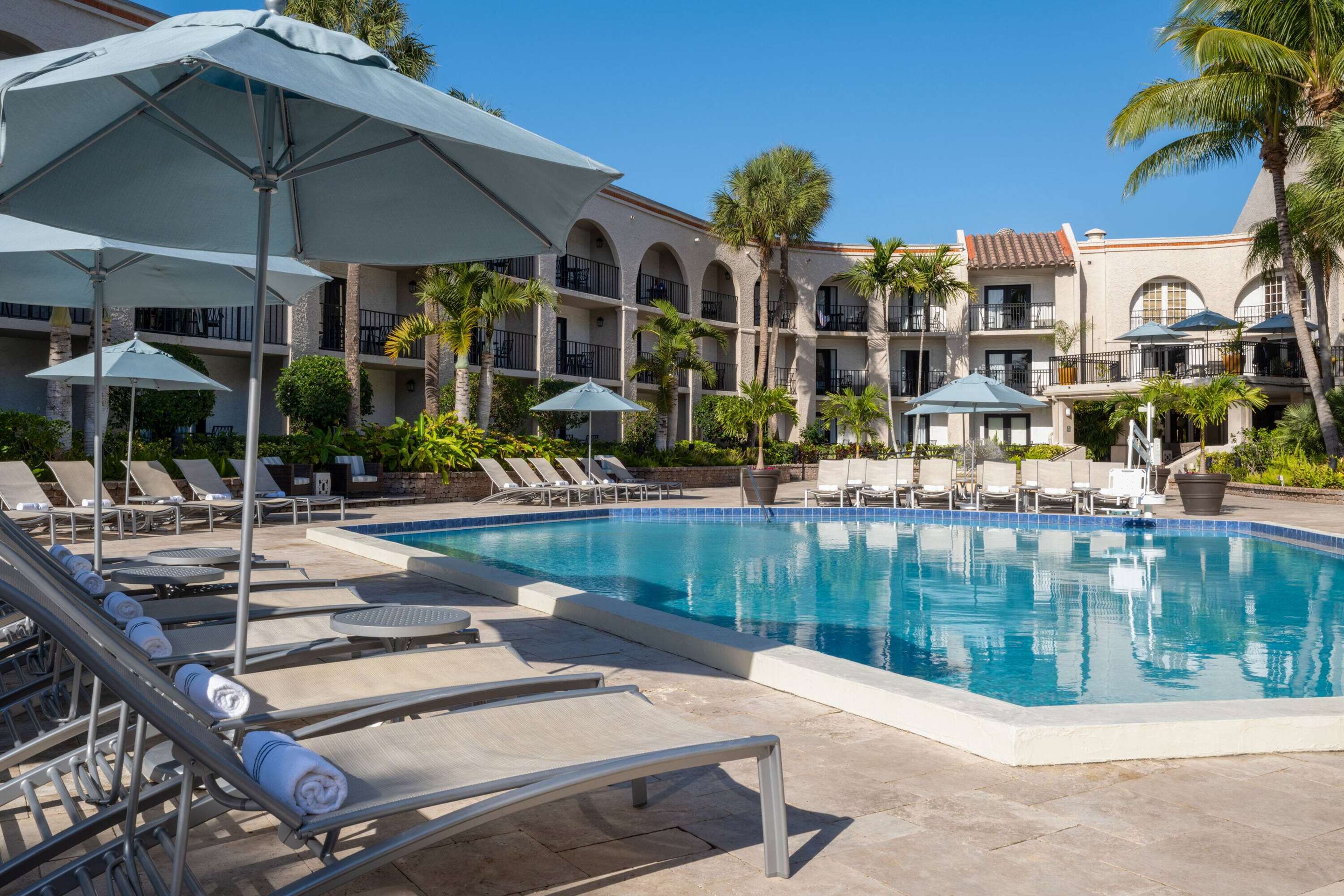 Outdoor Pool | Wyndham Boca Raton Hotel