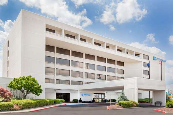 Exterior view - Wyndham Hotel West Indianapolis - I-74 & I-465, Exit 11