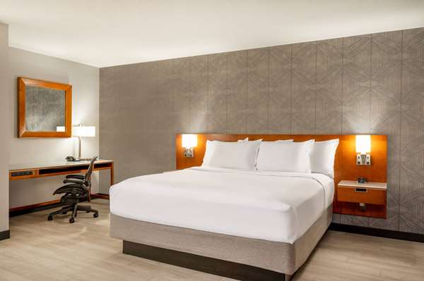 Suite - Wyndham Hotel West Indianapolis - I-74 & I-465, Exit 11