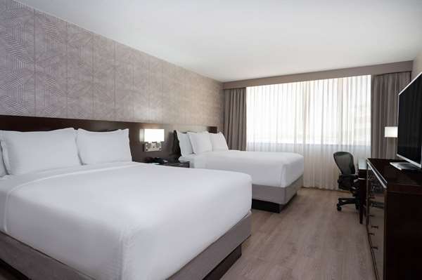  - Wyndham Hotel West Indianapolis - I-74 & I-465, Exit 11