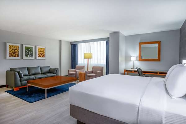 Suite - Wyndham Hotel West Indianapolis - I-74 & I-465, Exit 11