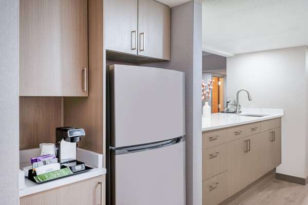 Suite - Wyndham Hotel West Indianapolis - I-74 & I-465, Exit 11