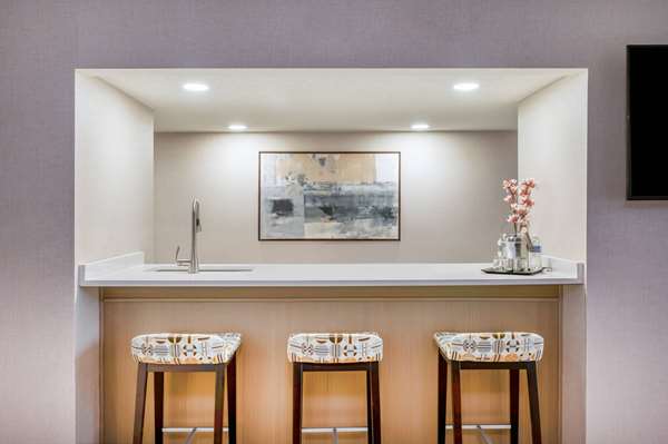 Suite - Wyndham Hotel West Indianapolis - I-74 & I-465, Exit 11