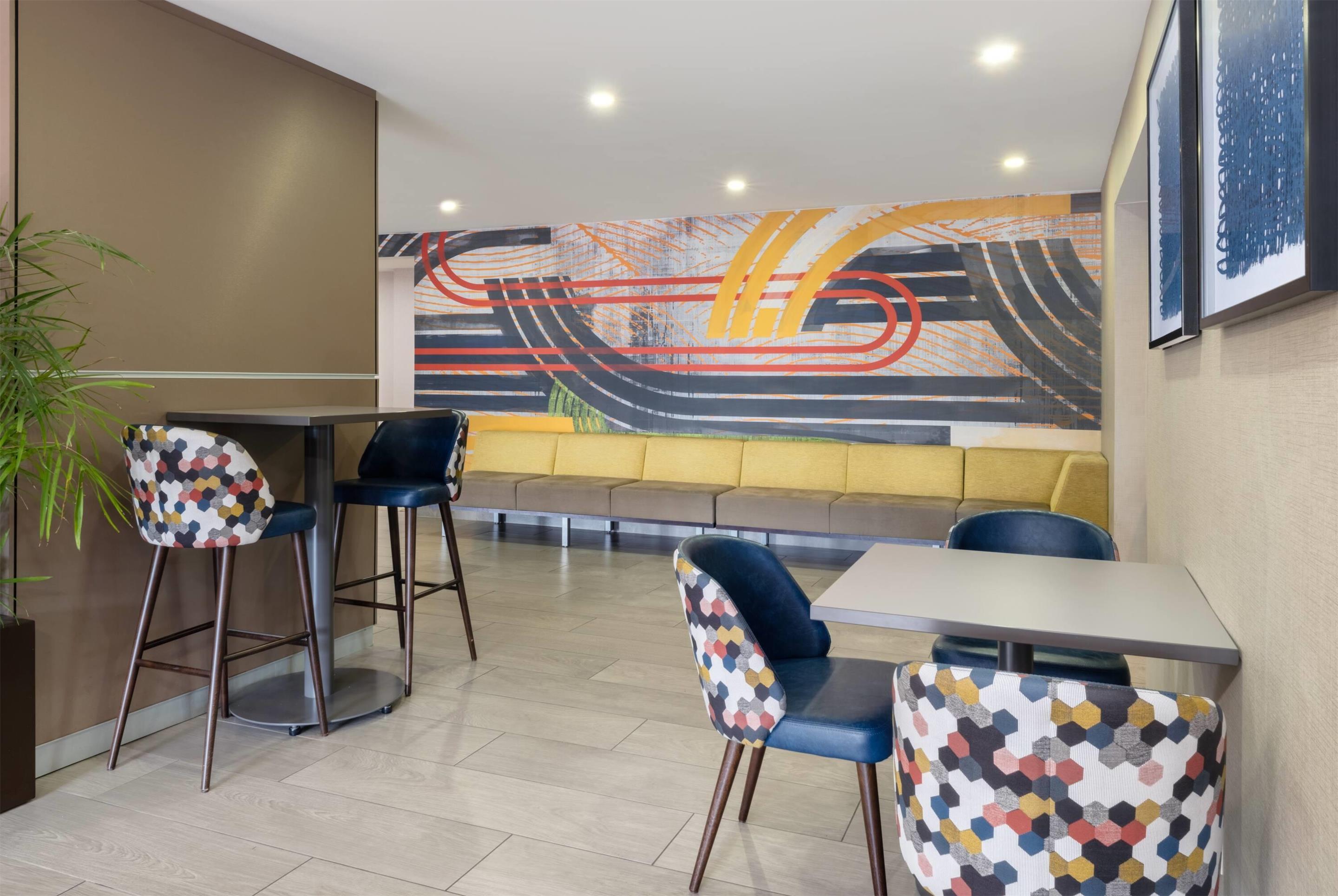 Breakfast Area | Wyndham Indianapolis West