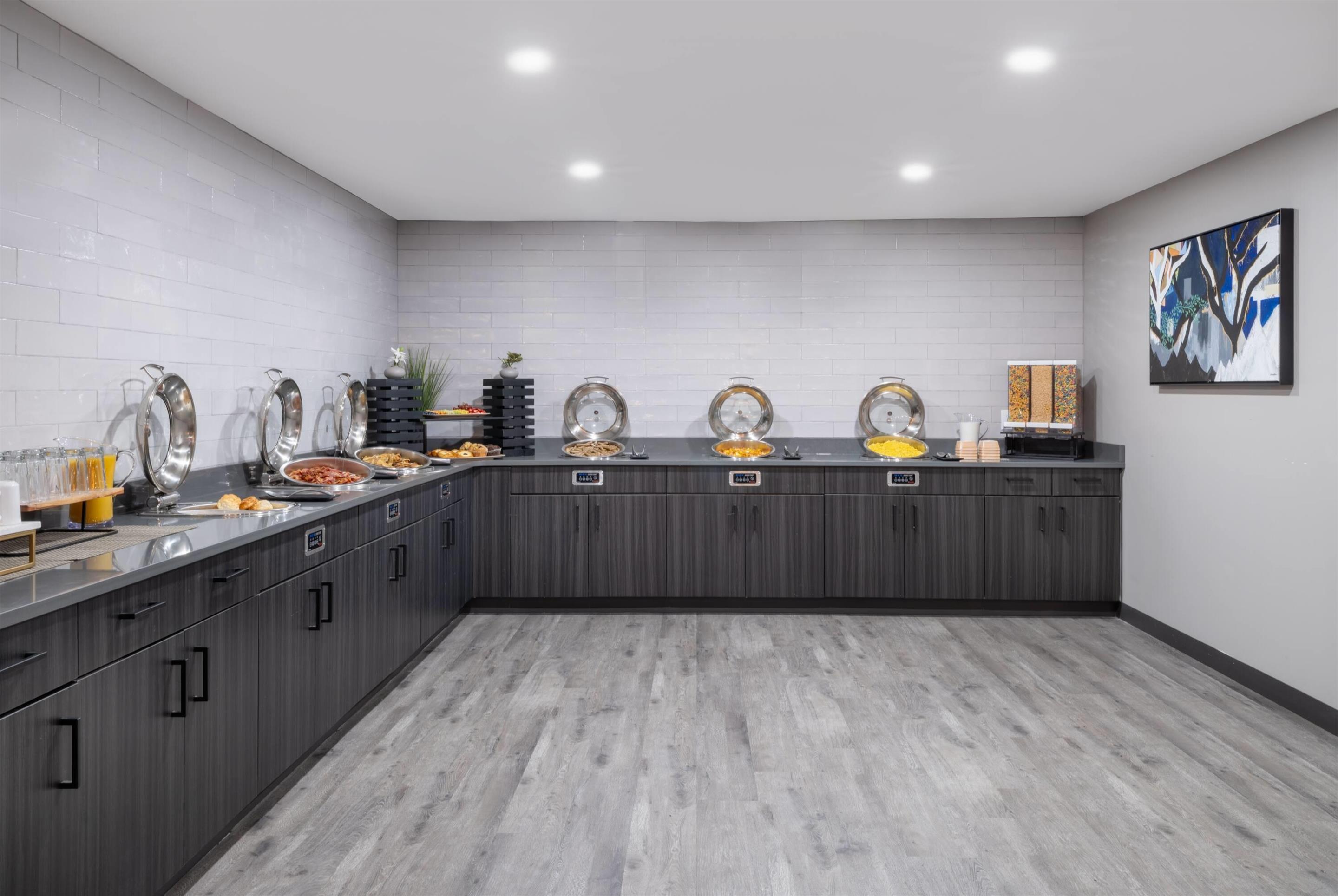 Breakfast Area | Wyndham Indianapolis West